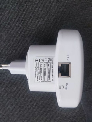Ενισχυτής σήματος wi fi καινούργιος στο κουτί του