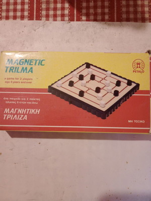 Magnetic Trilma travel game