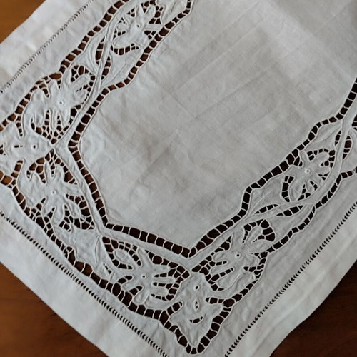Handmade cutwork table runner linen 90x40 cm new