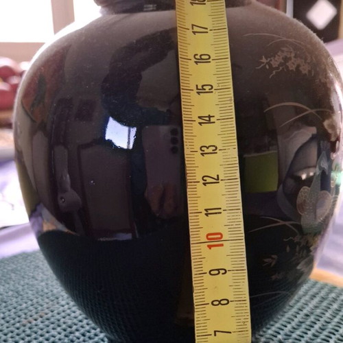 Porcelain vase used with Asian design, black