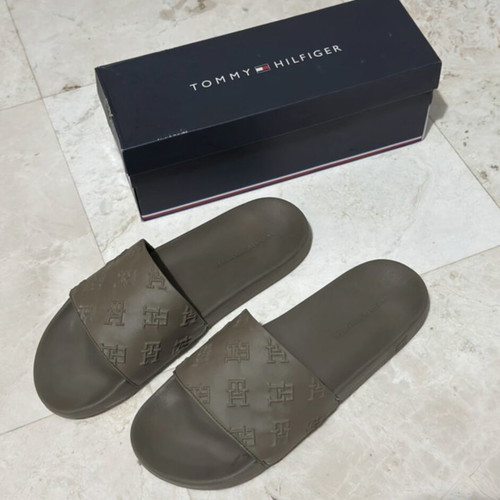 Tommy Hilfiger slides used, size 45, green
