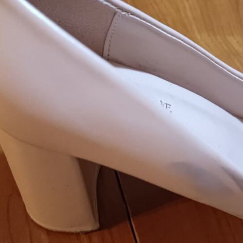 Beige pumps size 40 like new with minor defect