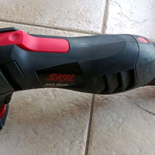 Skil angle grinder like new with vacuum adapter