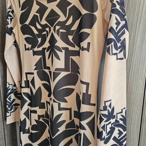Tatu midi fitted dress like new, beige and black