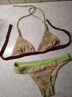 Agua de coco swimsuit used, size XS