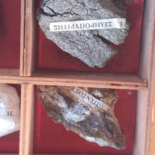 Mineral and rock collection from 60s-70s, like new