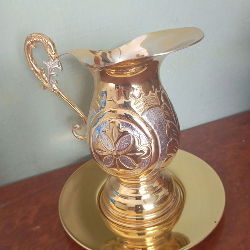 Zeon pitcher with two-tone plate, new religious vessel