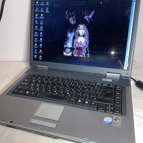 Laptop Innovator model 8258D used without charger