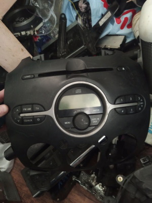 CD радио MP3 Mazda 2 (2007-2014) употребяван