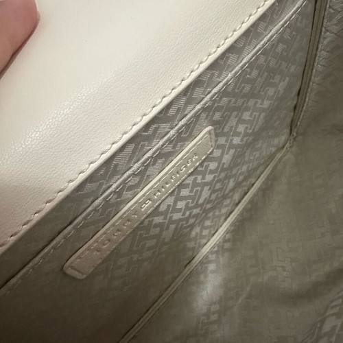 Tommy bag lightly used with chain, small crossbody