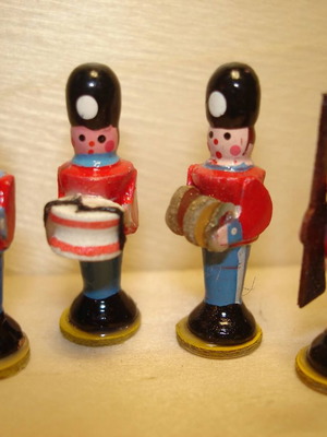 Ξύλινα στρατιωτάκια νέα, σετ 4, ύψος 3 cm