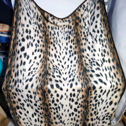 Blanket with leopard motif Dolan like new