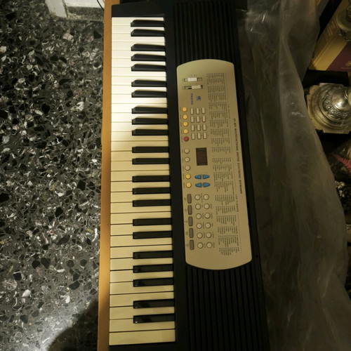 Yongmei YM-2100 synthesizer like new electronic keyboard