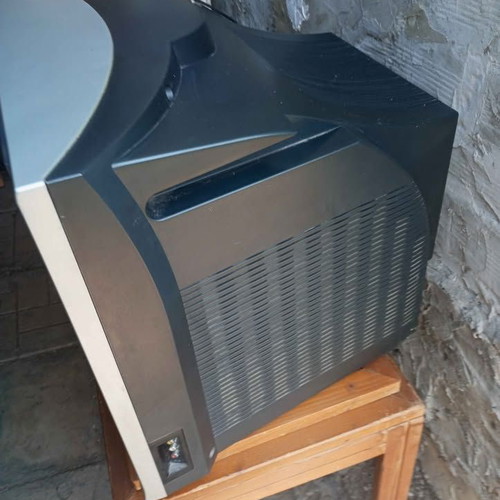 Teleteh TV used with minor defects, no remote