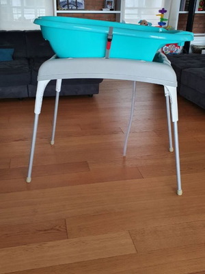 OkBaby baby bathtub with stand