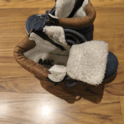 Children's winter boots size 27 like new, blue with fur lining