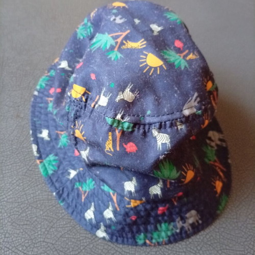 Children's hat size 52 like new, blue multicolor for 4 years old