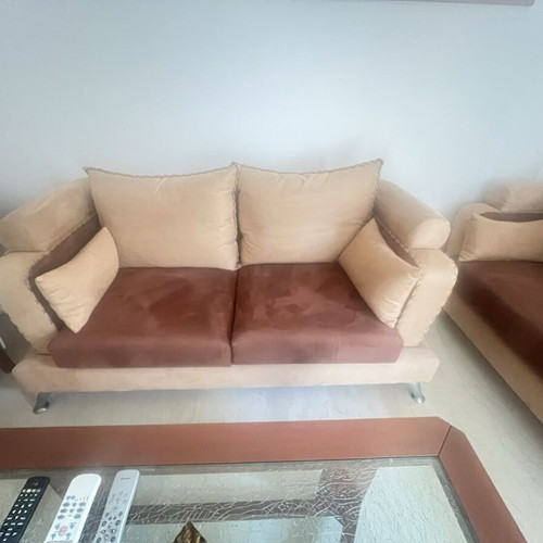 Living Room Set with 2 Two-Seater Sofas and Coffee Table like new