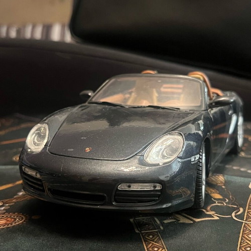 Porsche Cabrio Car Model 1:18 like new