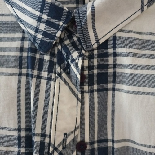 Women's checked shirt lightly used, size M