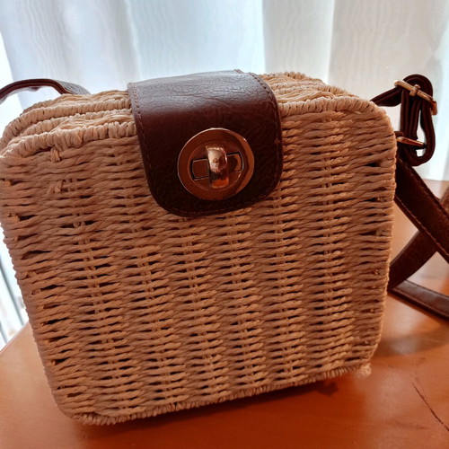 Straw small crossbody bag like new, beige and brown
