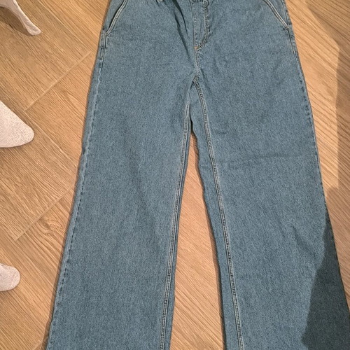 Wide leg jeans like new with elastic waist, size 36