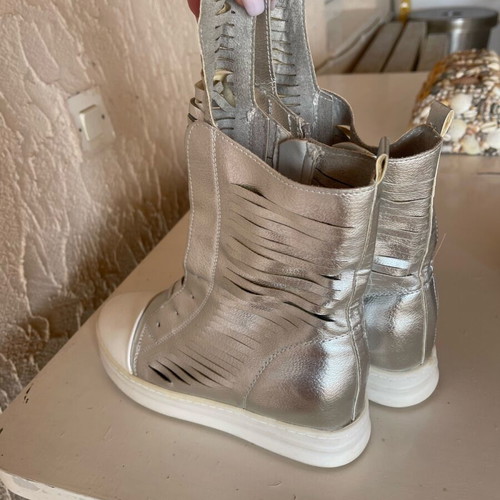 Silver boots like new, size 37