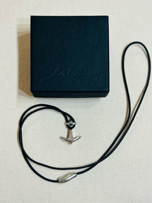 Minas anchor pendant like new, silver