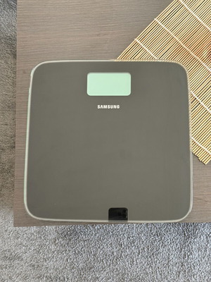 Samsung EI-HS10 bathroom scale with Bluetooth