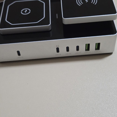 Multiport desktop charger MST-0302C with fast and wireless charging