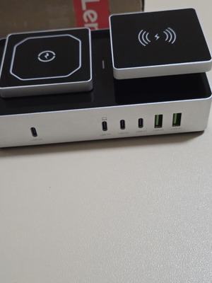 Multiport desktop charger MST-0302C with fast and wireless charging