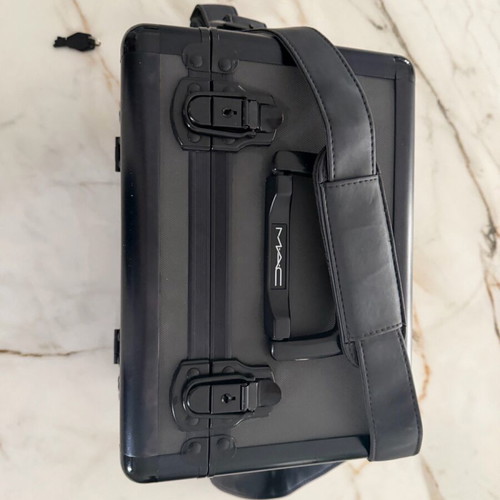 MAC Professional Train Case 4-Tier like new, professional makeup case