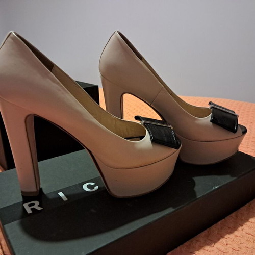 Peep toe heels Richmond like new, black and beige, size 36