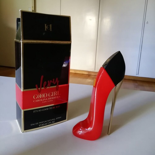 Carolina Herrera Very Good Girl perfume packaging used, empty