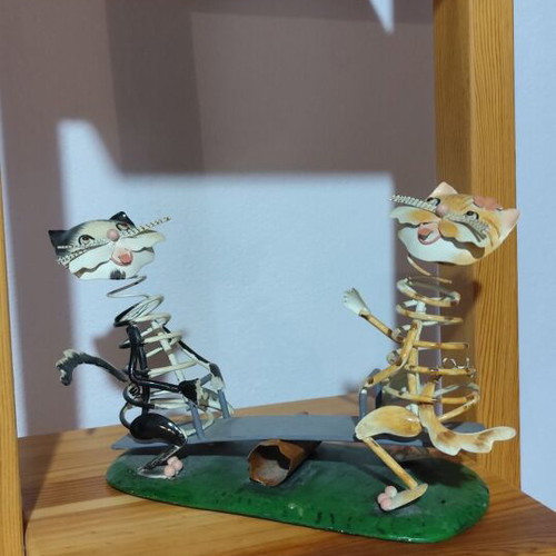 Metal decorative item for children's room like new