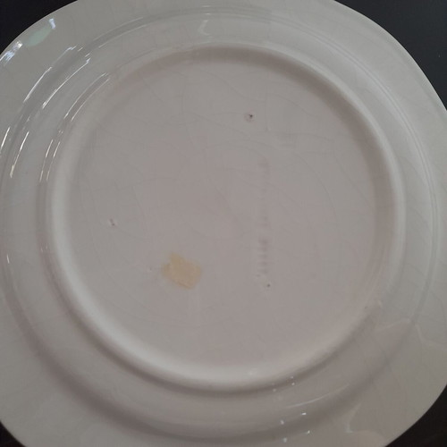 Vintage plates used, set of 2, 19cm diameter