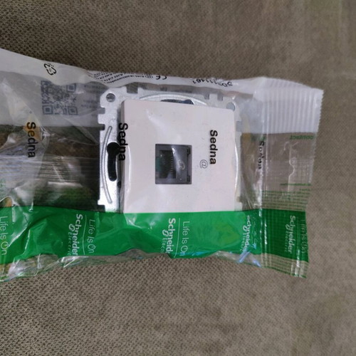 Schneider Sedna RJ45 Cat6 and frame new