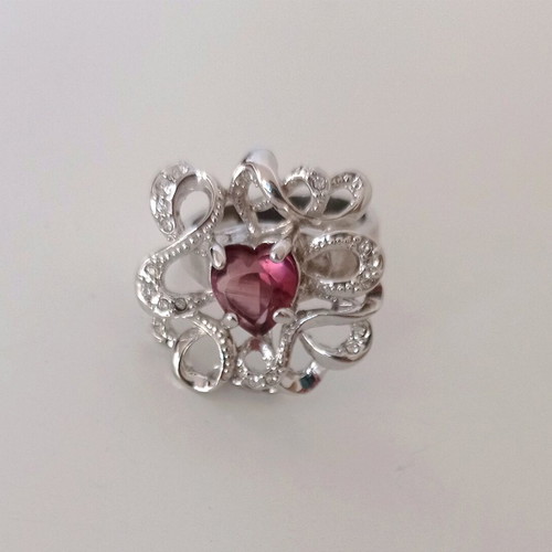Galerie Tsangarakis ring used with purple heart Swarovski and silver alloy