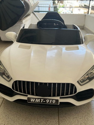 Children's car used, needs repair with remote control