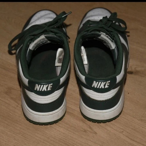 Nike Dunk Low like new, dark green and white