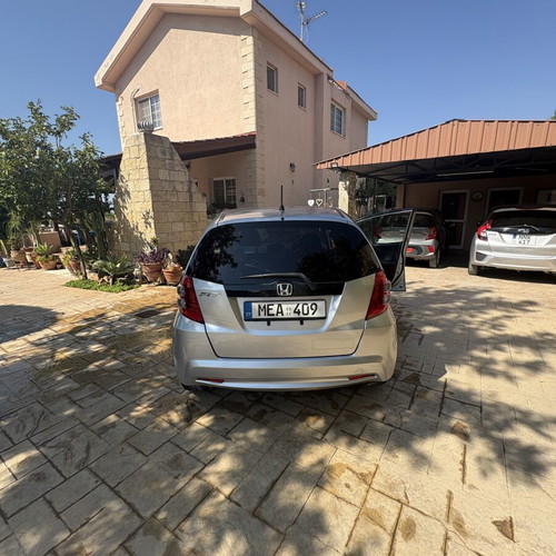Honda Fit 2011 silver automatic used hatchback 1.3L