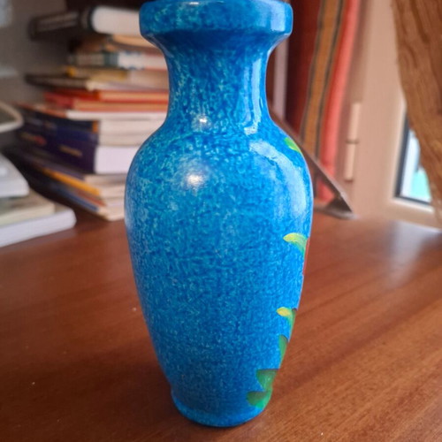Small hand-painted vase 15 cm, like new