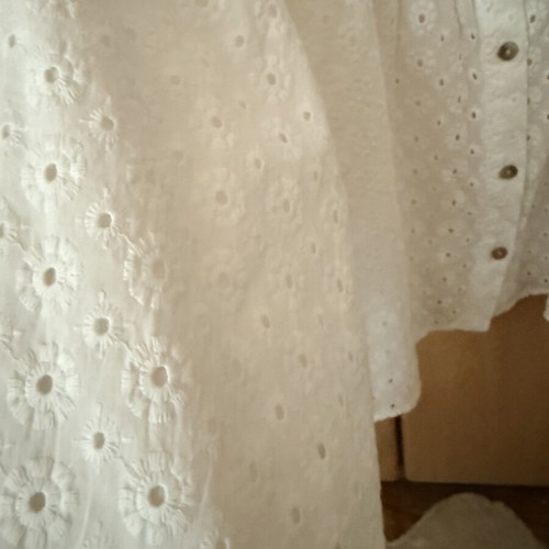 Zara white romantic shirt like new, slim fit