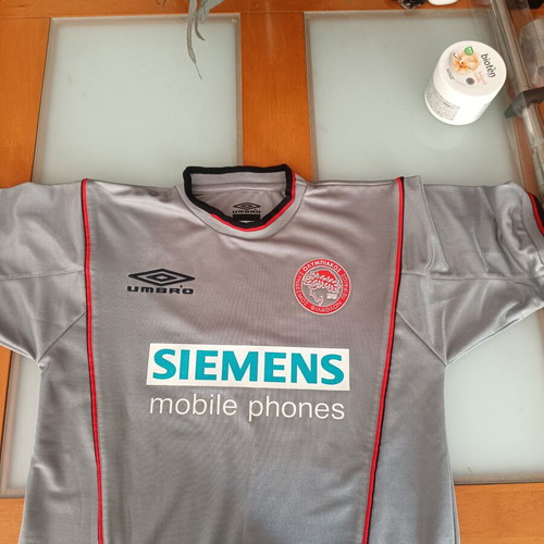 Giovanni Olympiakos football jersey with logo defect