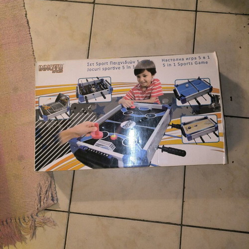 5 in 1 sport table game set like new