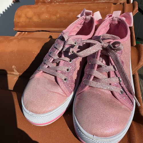 Laura Ashley girls canvas sneakers like new, size 32, pink