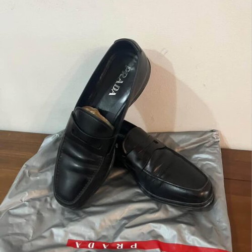 Prada shoes like new, black, size 42
