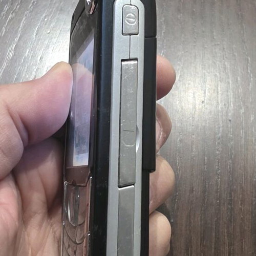 Nokia 6680 like new with original headphones without battery