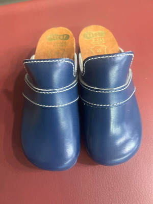 Δερμάτινα παιδικά clogs καινούργια, ορθοπαιδικά, μέγεθος 29, μπλε