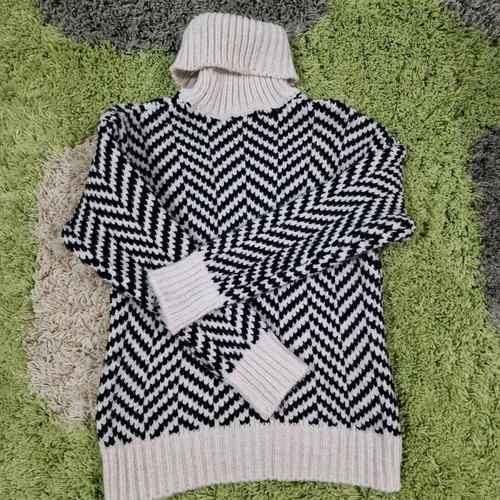 Mango high neck sweater like new, size S, black and white